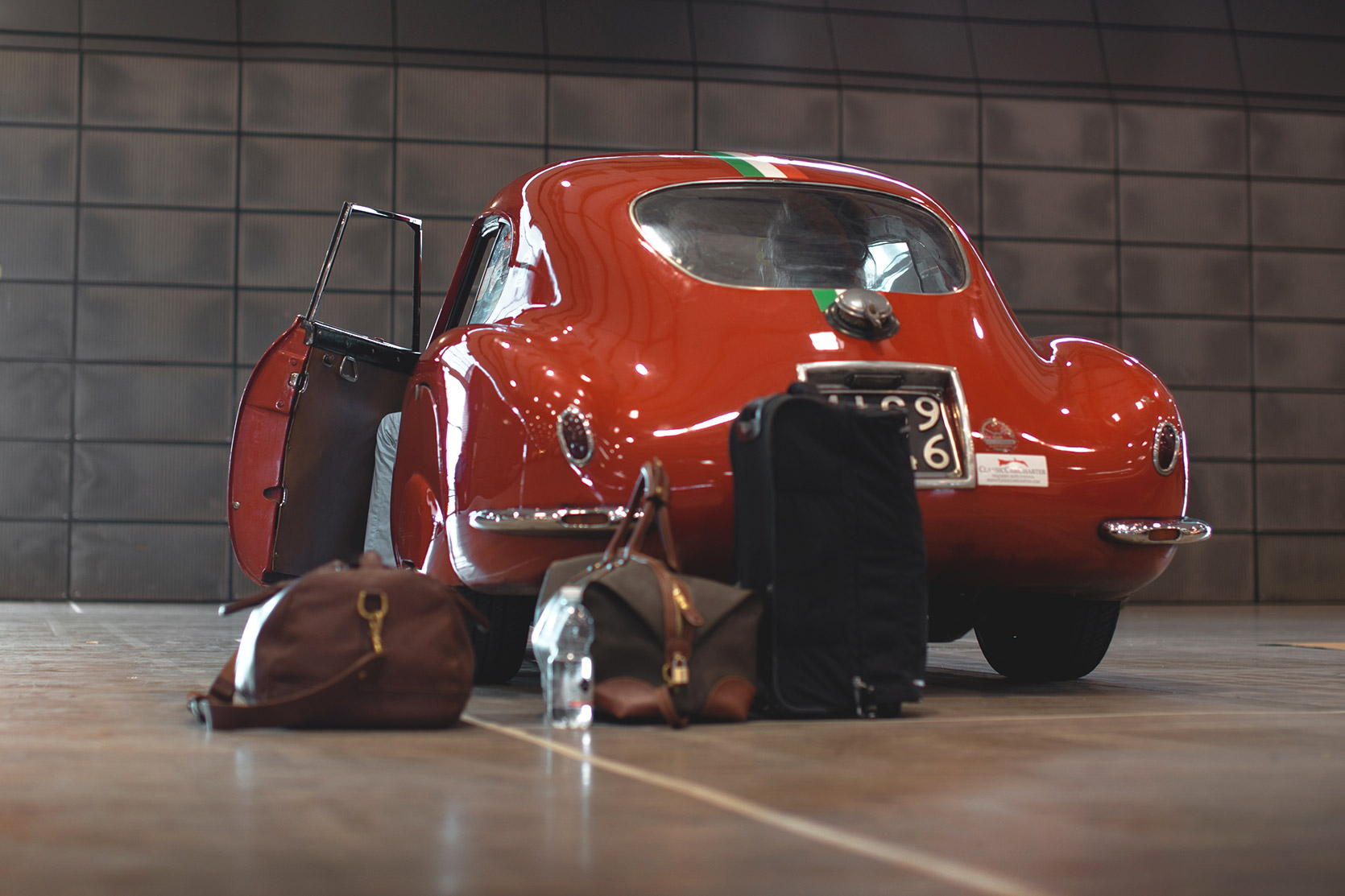 Participants in the Fiat 8V ready to start the Mille Miglia