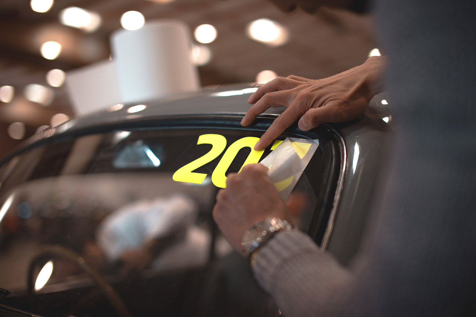 Putting the number on the windshield of the Lancia Aurelia B20