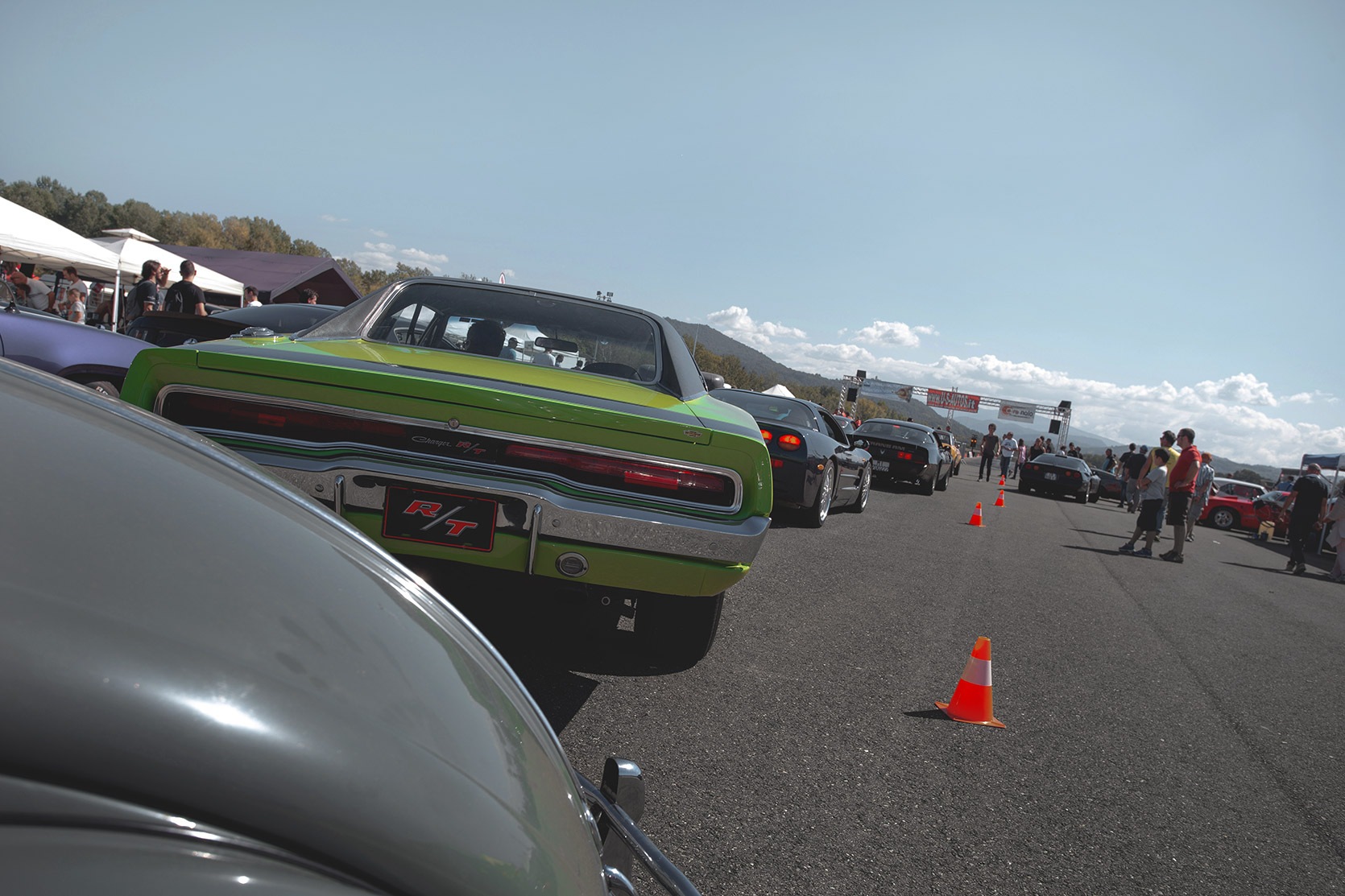 A Dodge Charger R/T in a queue for drag racing at Rivanazzano Hills Race