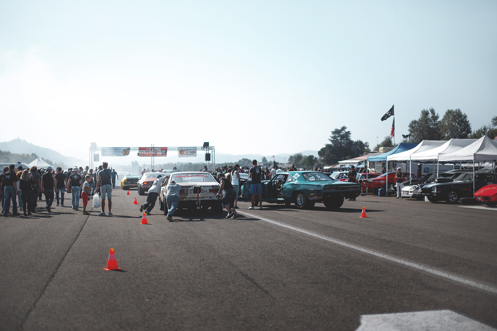 Queue of cars for drag racing at Rivanazzano Hills Race