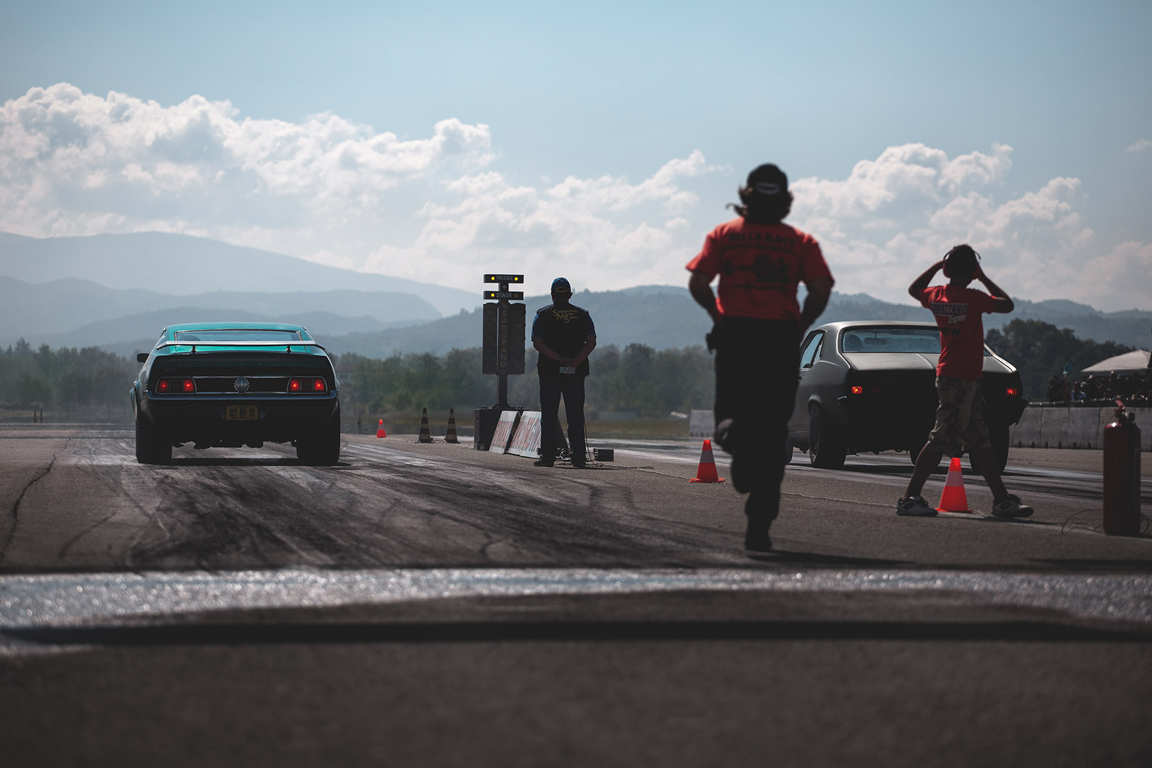 A Mustang Mach 1 and a Chevrolet Nova battle at Rivanazzano Hills Race