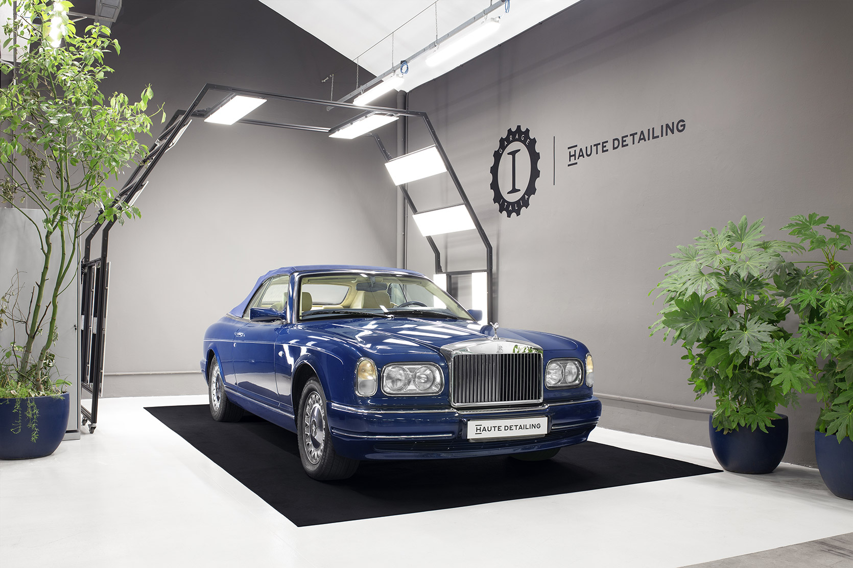 A Rolls Royce Corniche In The Finish Room At Garage Italia