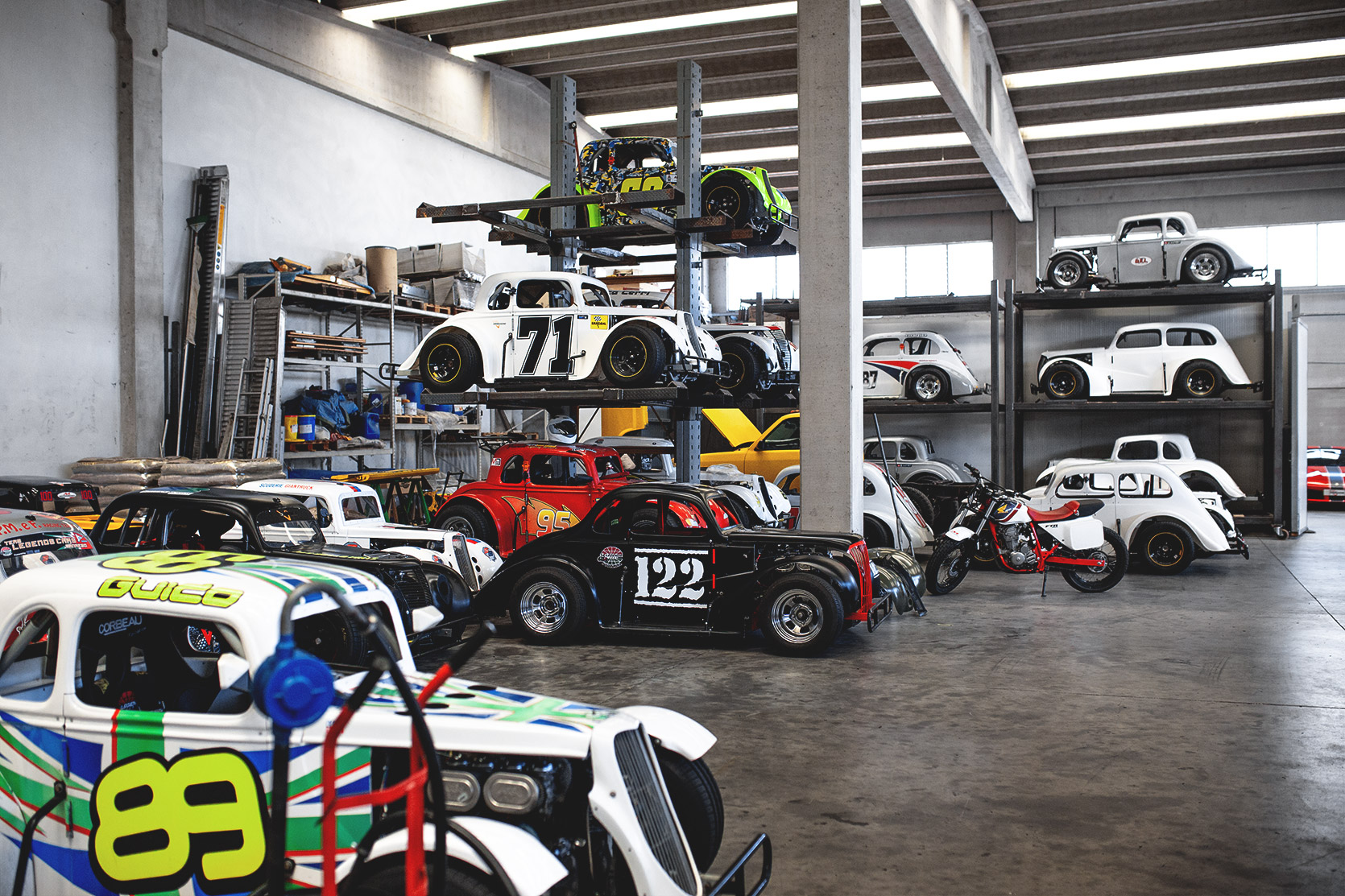 Castelletto Circuit di Branduzzo garage full of Legends Cars