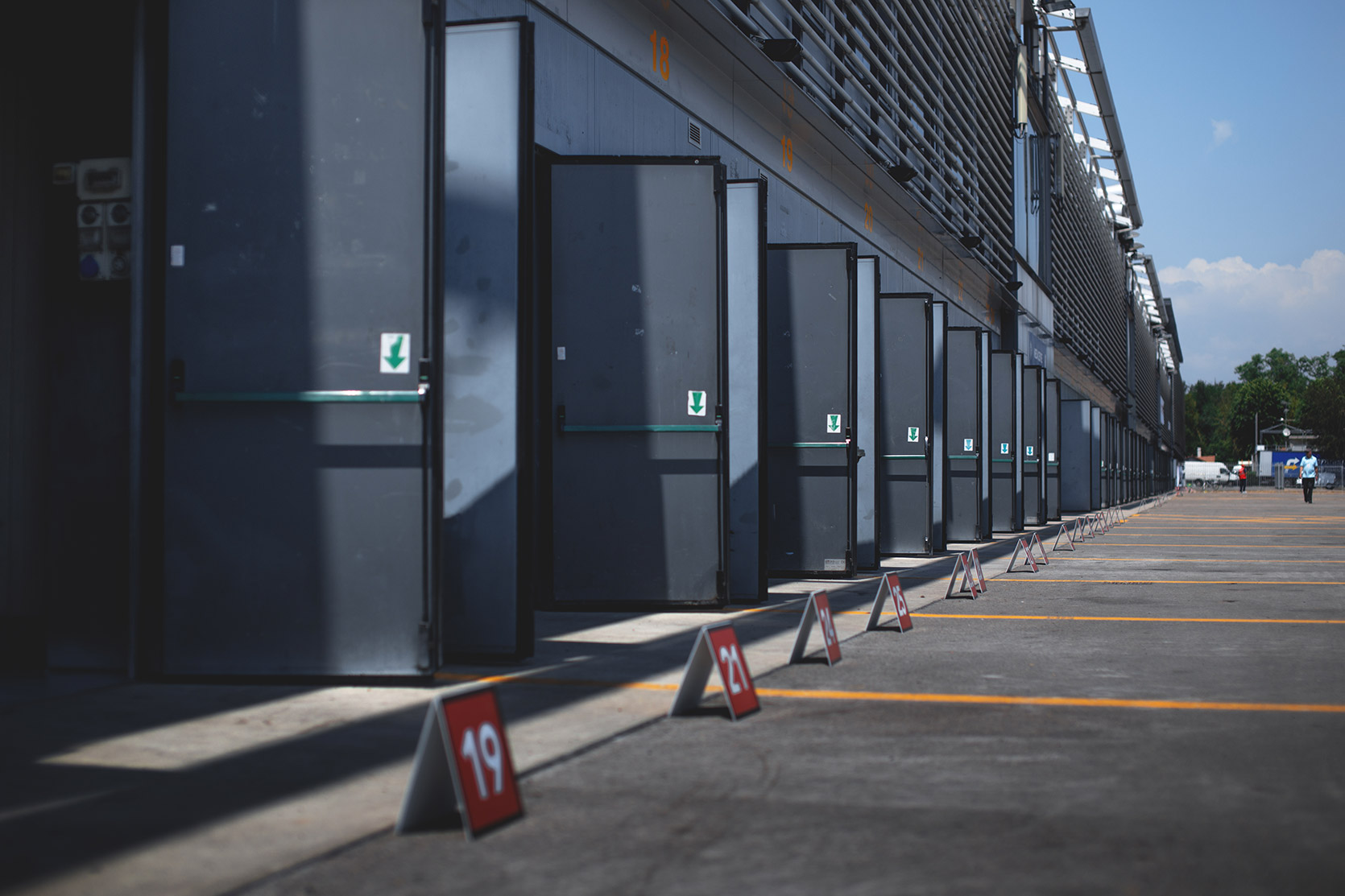 Autodromo Nazionale Monza Box Doors open at Modena 100 Ore