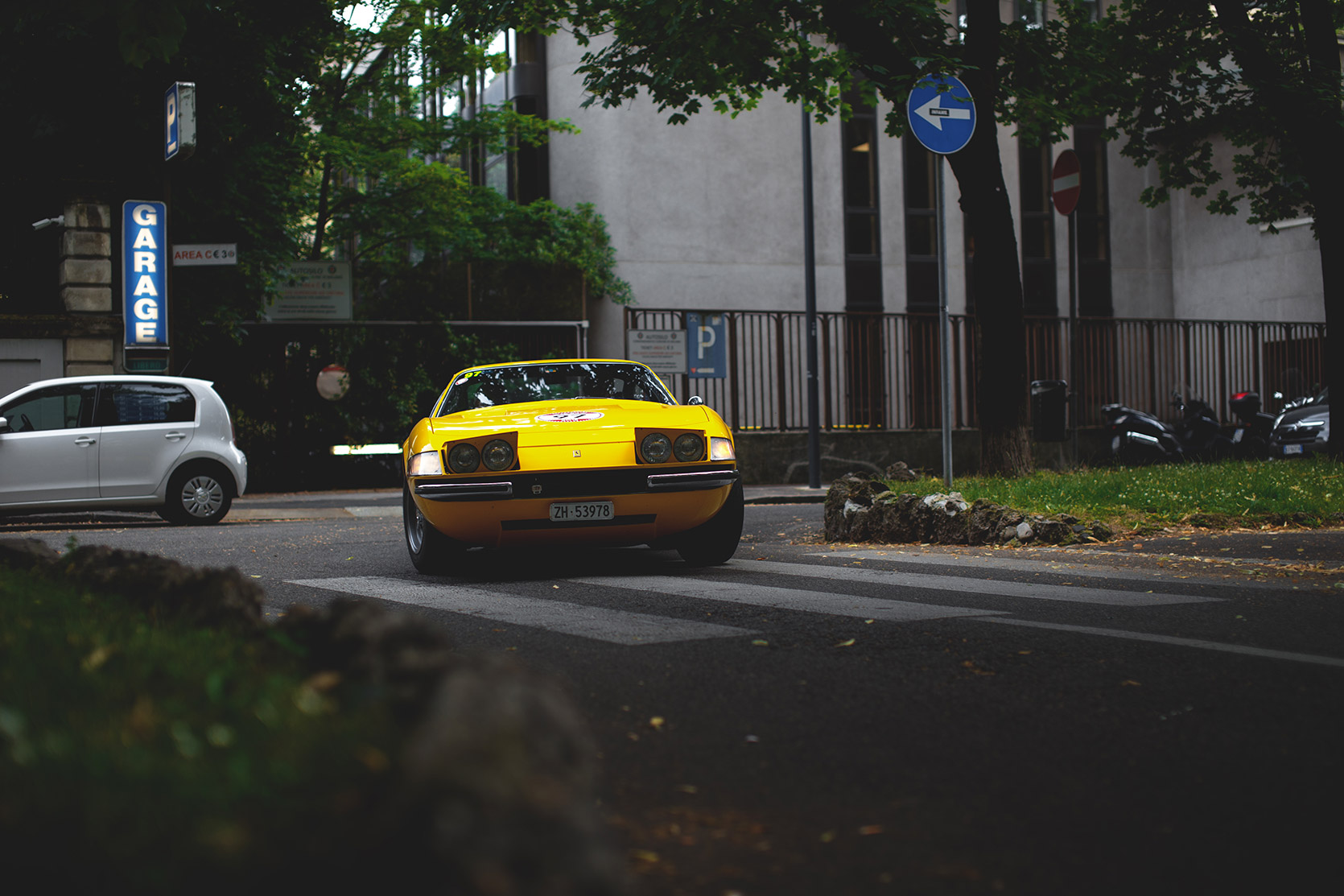 A Ferrari Daytona 365 GTB4 Stradale in the streets of Milano at Modena 100 Ore
