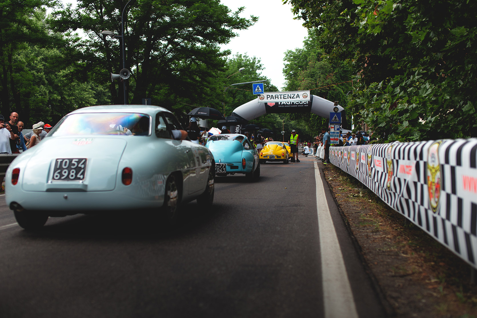 Starting line with an Alfa Romeo Giulietta SZ and two Fiat Abarth 750 at Vernasca Silver Flag